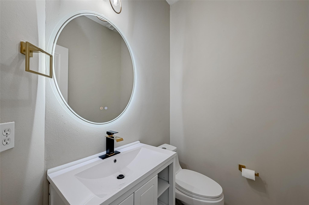 11954 Galentine Point - Photo 17