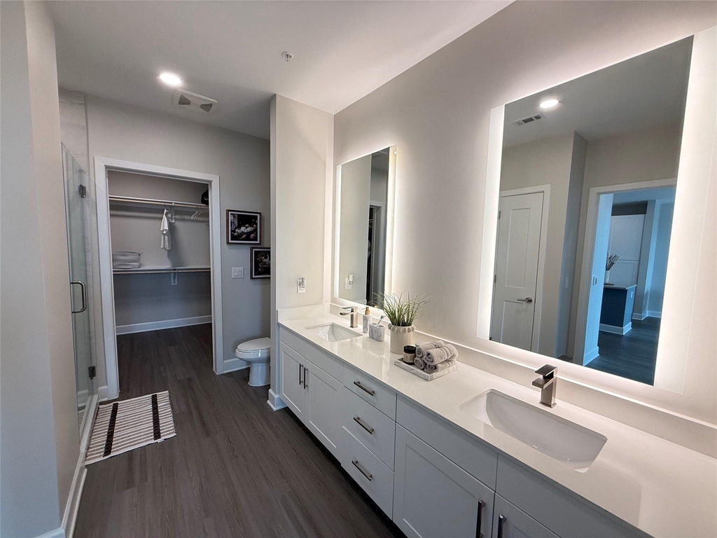 716 Waugh Drive - Photo 4