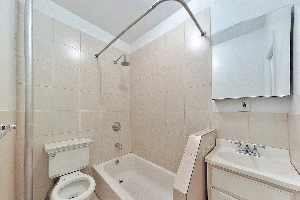 West 11th Street - Photo 7
