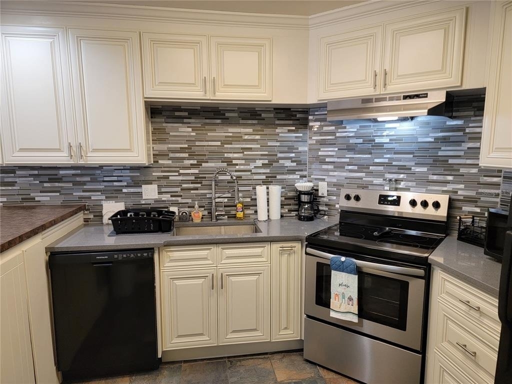 1515 Pinellas Bayway S - Photo 11