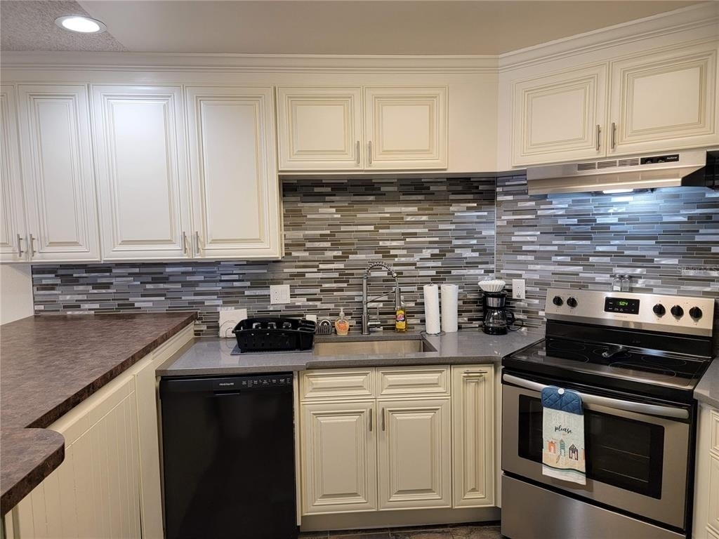 1515 Pinellas Bayway S - Photo 12