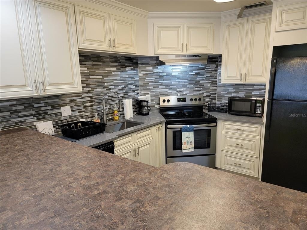 1515 Pinellas Bayway S - Photo 17