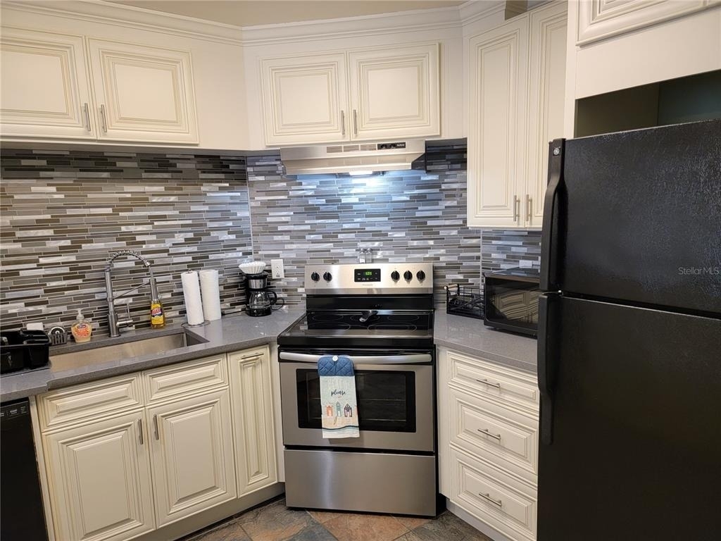 1515 Pinellas Bayway S - Photo 13