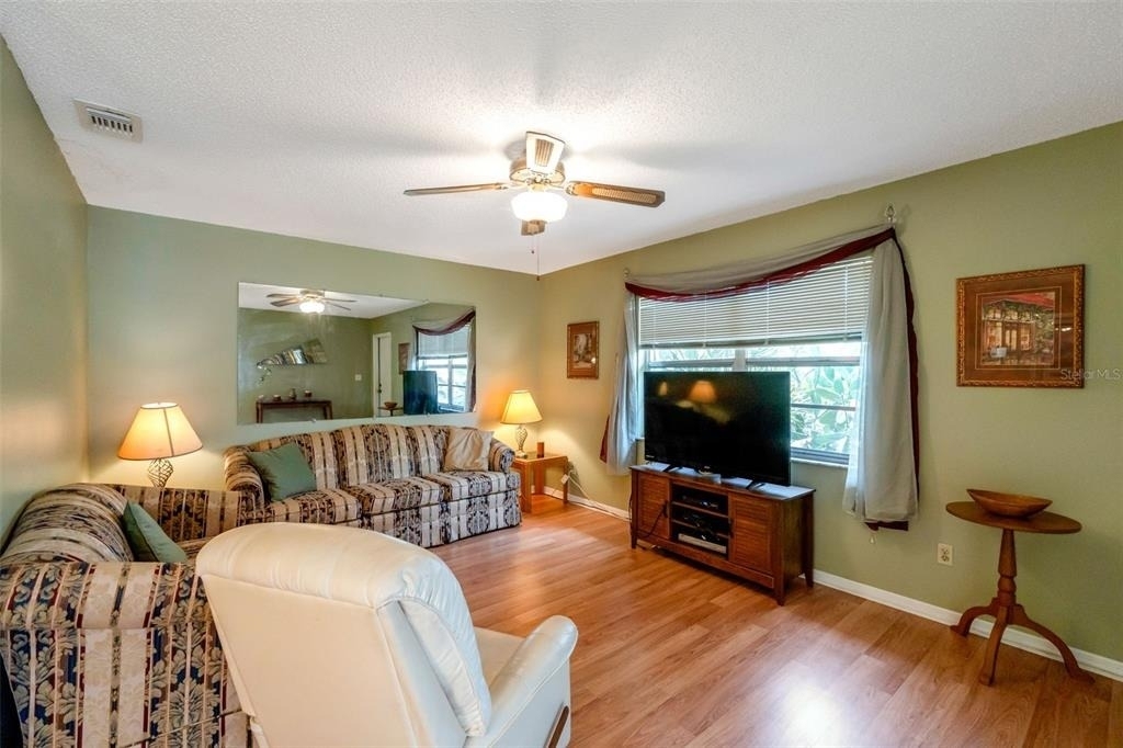 1814 Foxhunt Drive - Photo 4