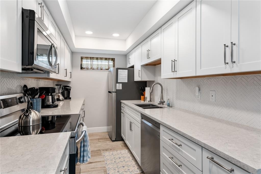 6005 Midnight Pass Road - Photo 11