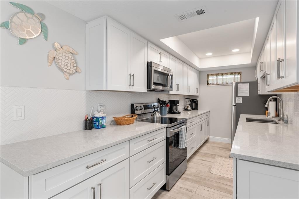 6005 Midnight Pass Road - Photo 10