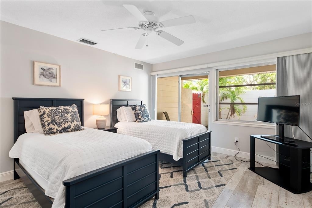 6005 Midnight Pass Road - Photo 18