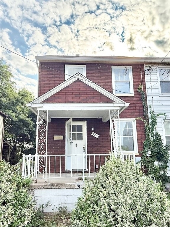927 Vankirk St - Photo 0