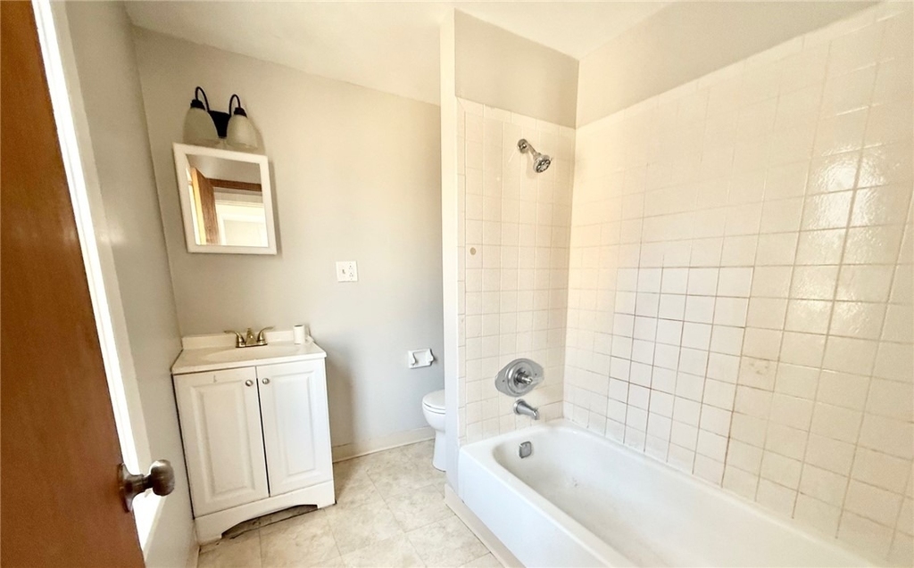 927 Vankirk St - Photo 5