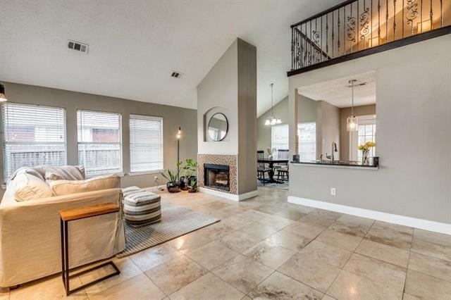 8164 Heritage Place Drive - Photo 2