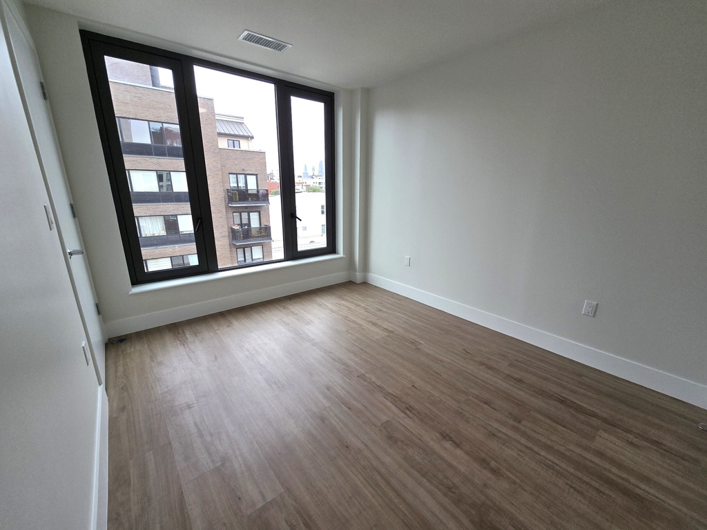 31-11 28th Road - Photo 3