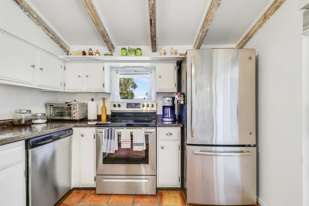 1329 Chippewa Street - Photo 14