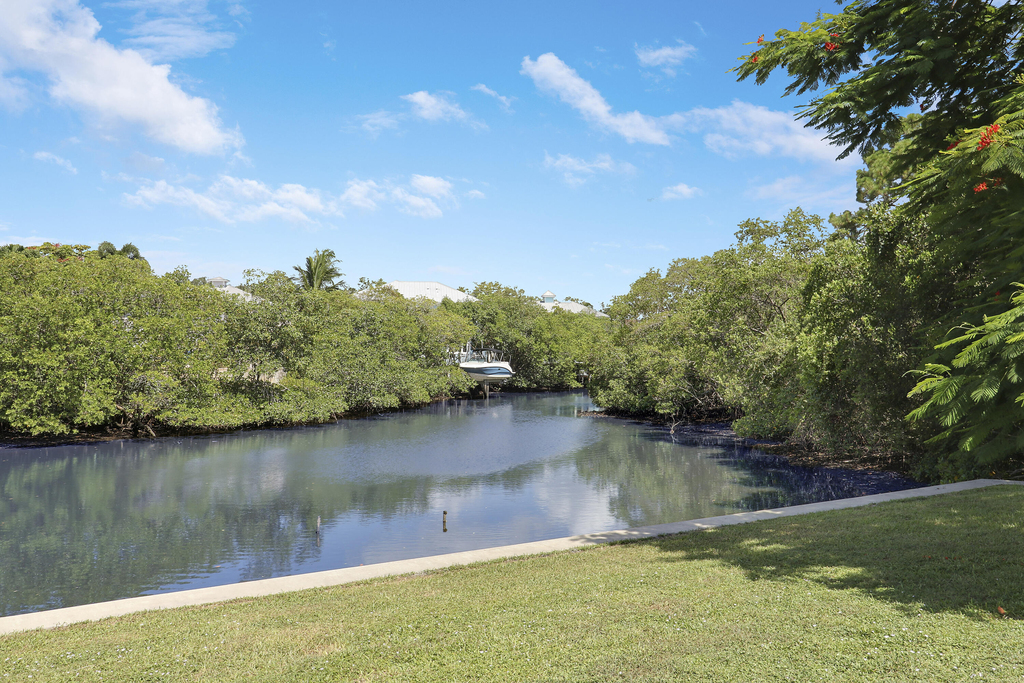 1329 Chippewa Street - Photo 4