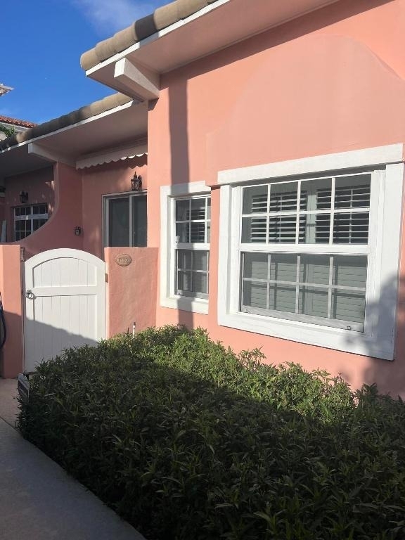 142 Peruvian Avenue - Photo 2