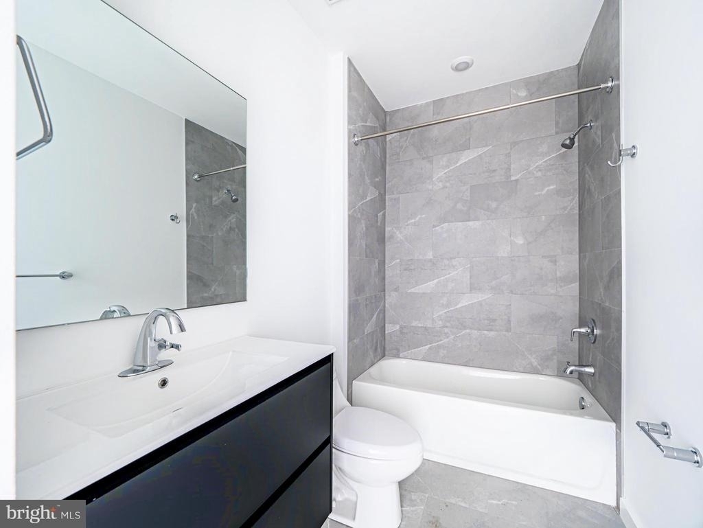2403-2407 W Thompson Street - Photo 9