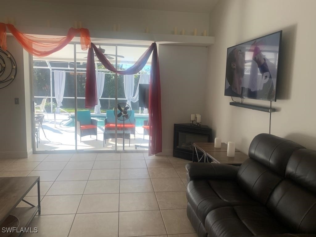 1499 Vintage Ln - Photo 2