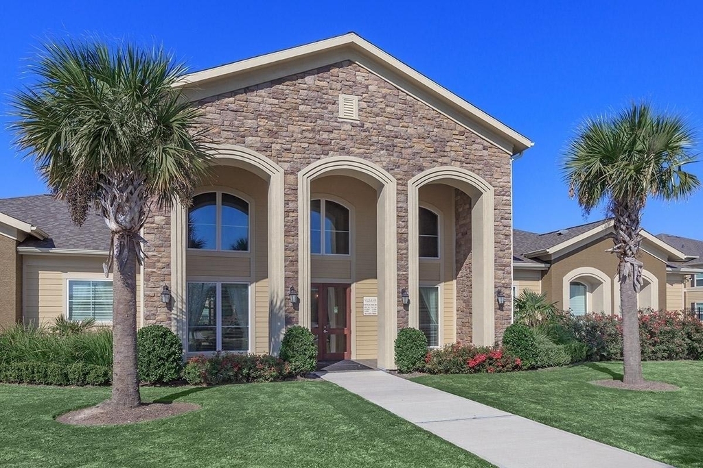 332 Independence Drive - Photo 1