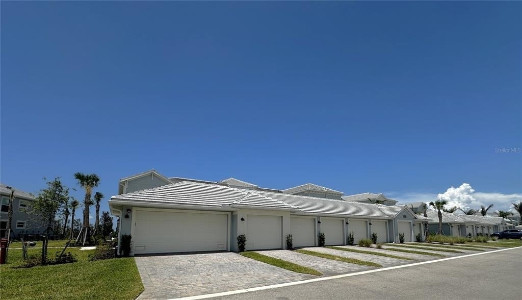 14241 Heritage Landing Boulevard - Photo 17