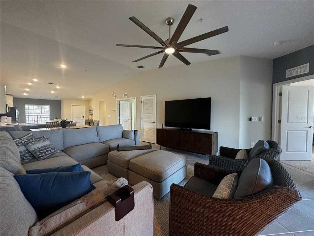 14241 Heritage Landing Boulevard - Photo 4