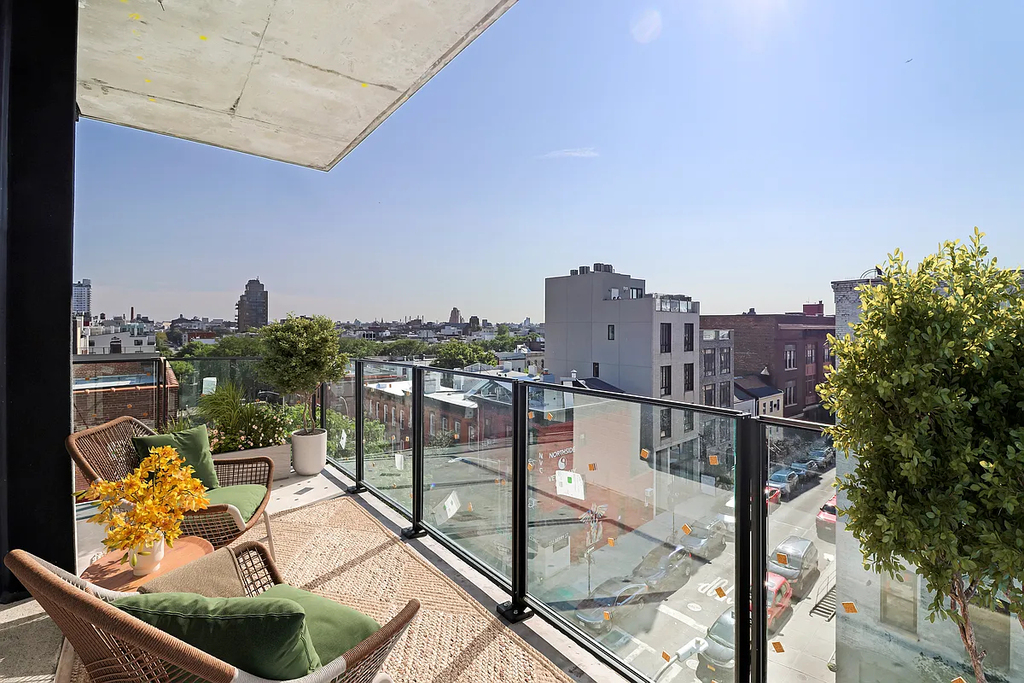 228 Berry Street - Photo 4