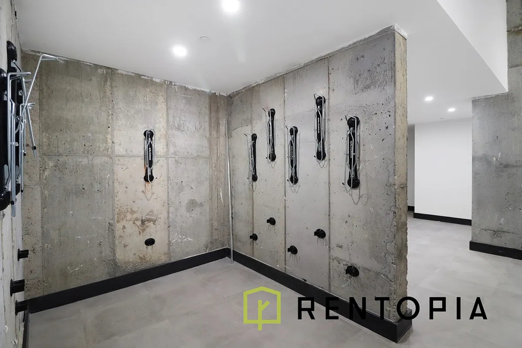 228 Berry Street - Photo 8