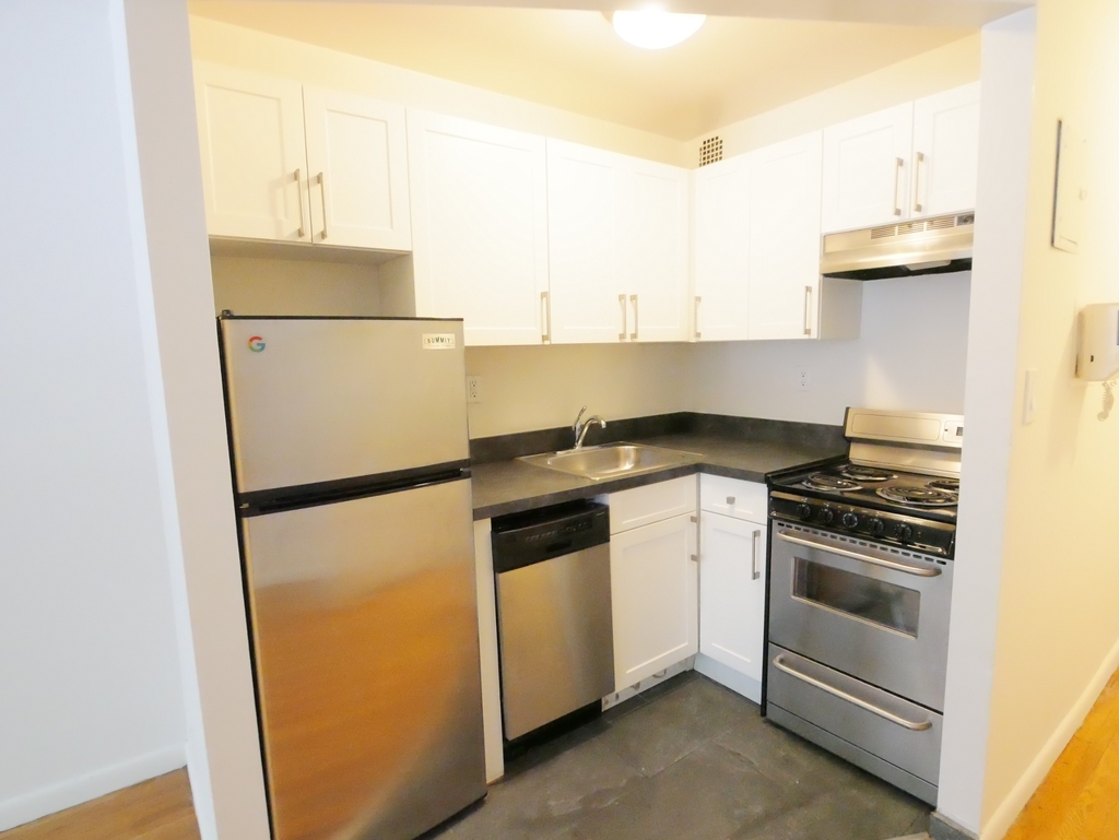 315 East 85th Street - Photo 4