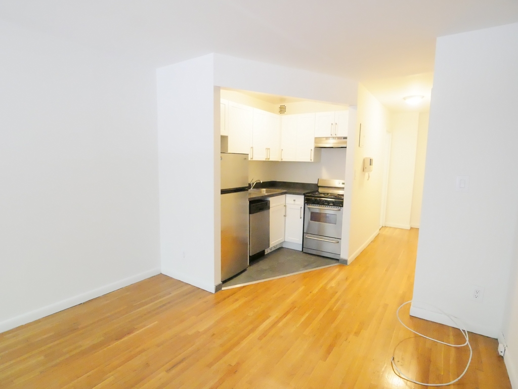 315 East 85th Street - Photo 3