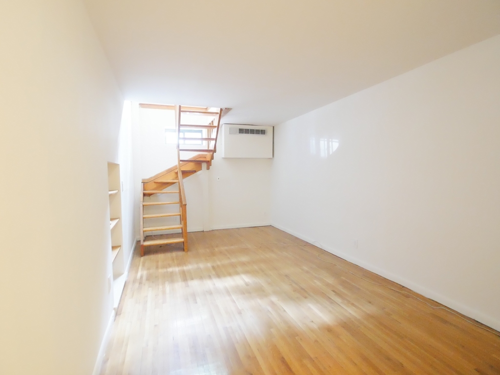 315 East 85th Street - Photo 9