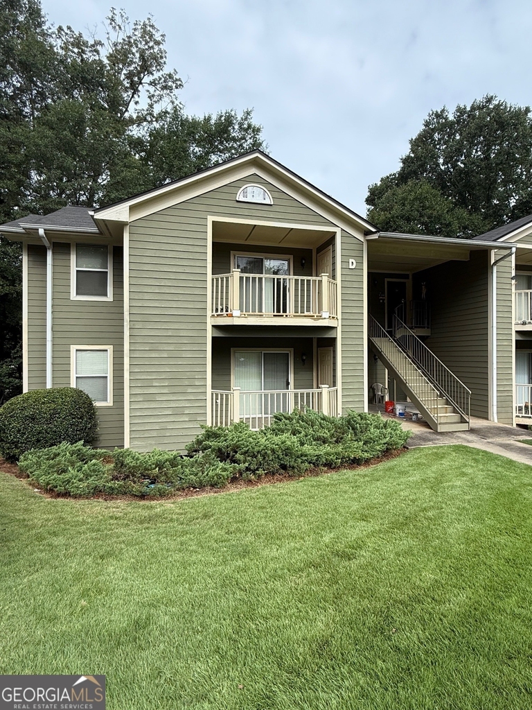 320 Ridgewood Avenue - Photo 0