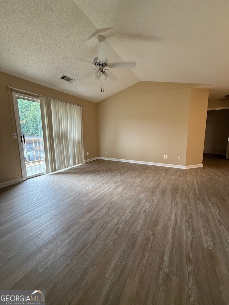 320 Ridgewood Avenue - Photo 2