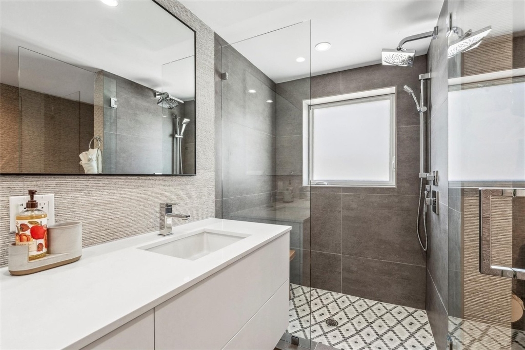 2523 Castilla Isle - Photo 32