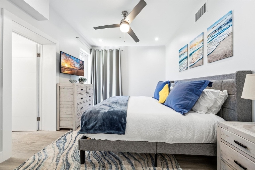 2523 Castilla Isle - Photo 36