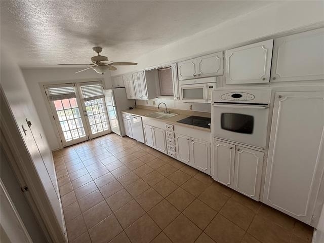 8620 Baltimore Drive - Photo 3