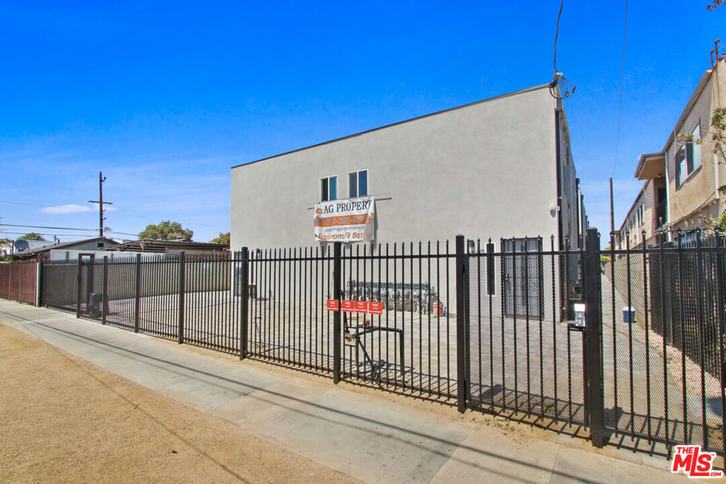 649 W 92nd Street - Photo 16