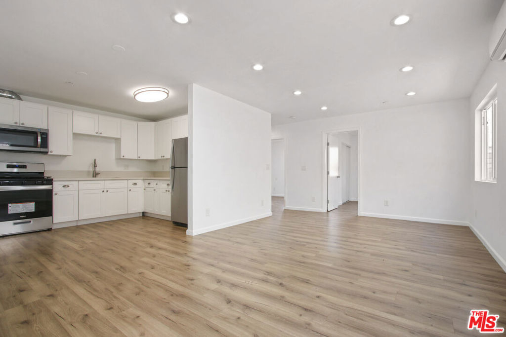 649 W 92nd Street - Photo 1