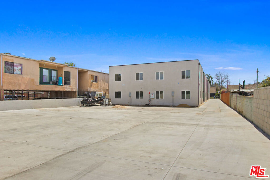 649 W 92nd Street - Photo 15