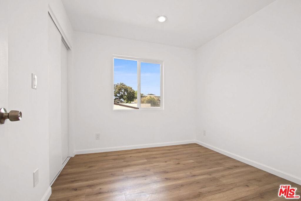 649 W 92nd Street - Photo 20