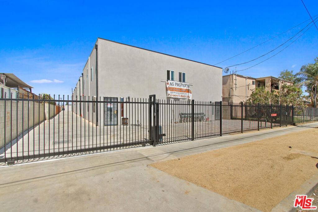 649 W 92nd Street - Photo 17