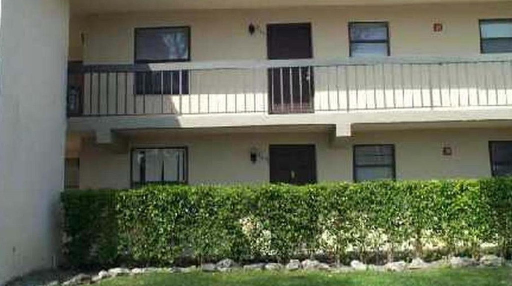 21911 Lake Forest Circle - Photo 0