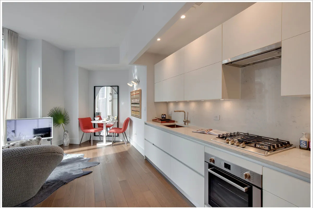 East 44th Street - Photo 2