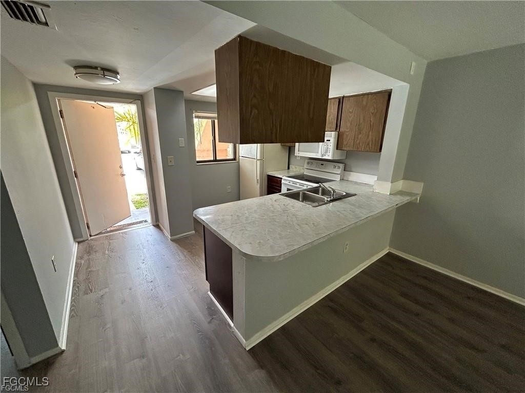 2690 Park Windsor Drive - Photo 0