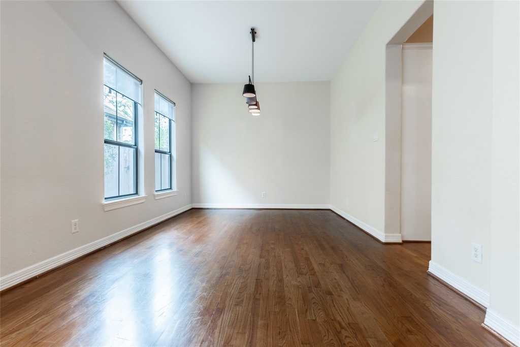 2923 Royal Oaks Crest - Photo 8