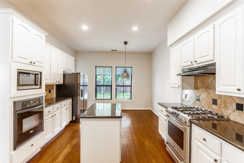 2923 Royal Oaks Crest - Photo 9