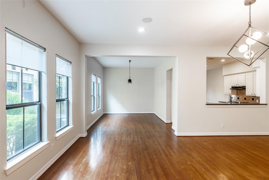 2923 Royal Oaks Crest - Photo 3