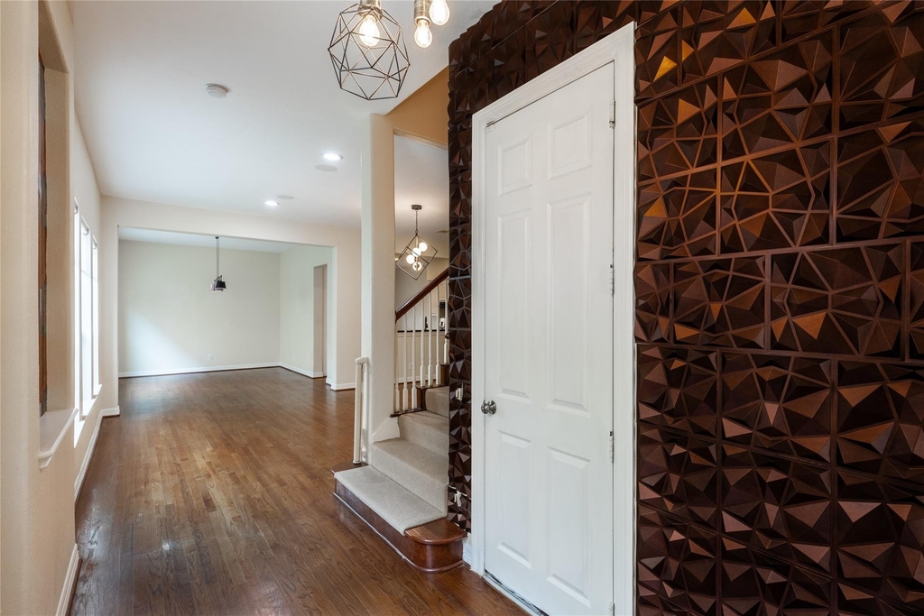 2923 Royal Oaks Crest - Photo 2