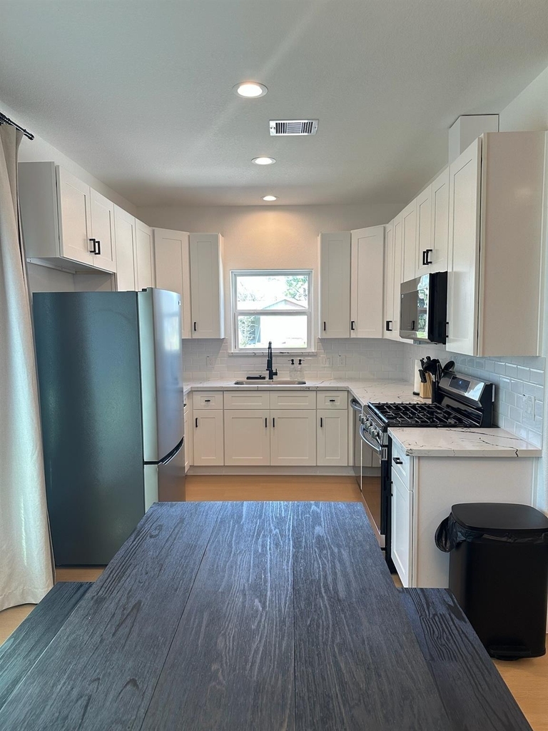 5774 Heron Drive - Photo 5