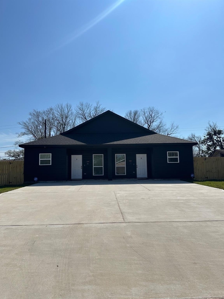 5774 Heron Drive - Photo 0