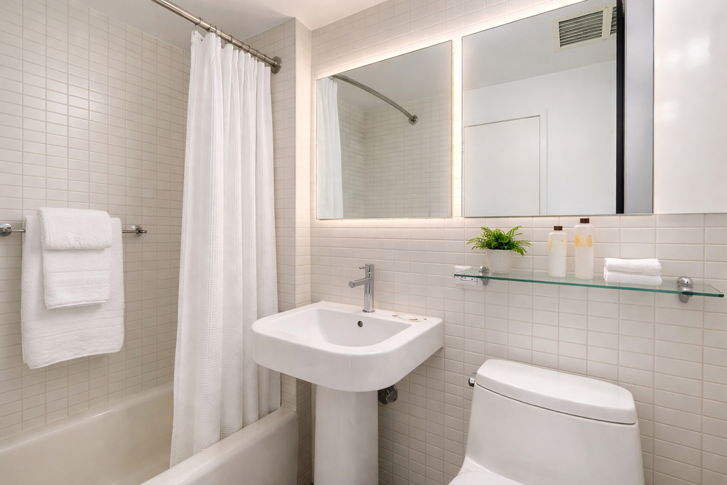 East 39th Street - Photo 4