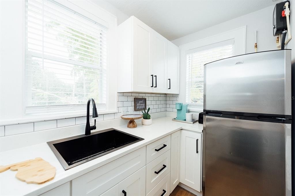 809 10th Avenue N - Photo 9
