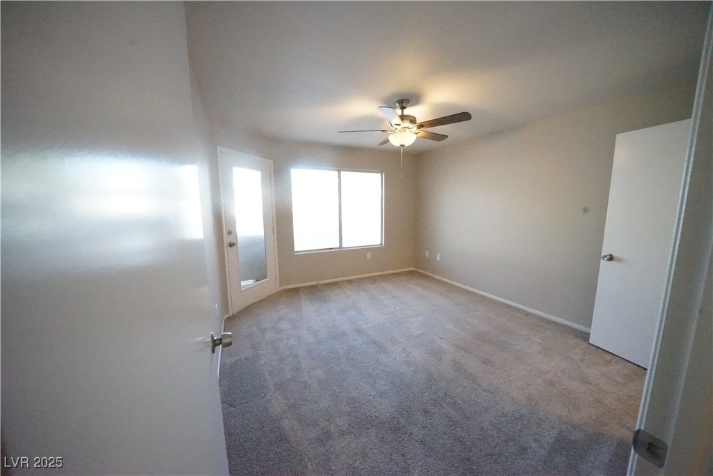 5710 E Tropicana Avenue - Photo 11